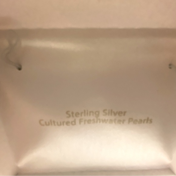 Fresh water pearls and crystals set Necklace, bracelet, and earrings - Picture 11 of 11